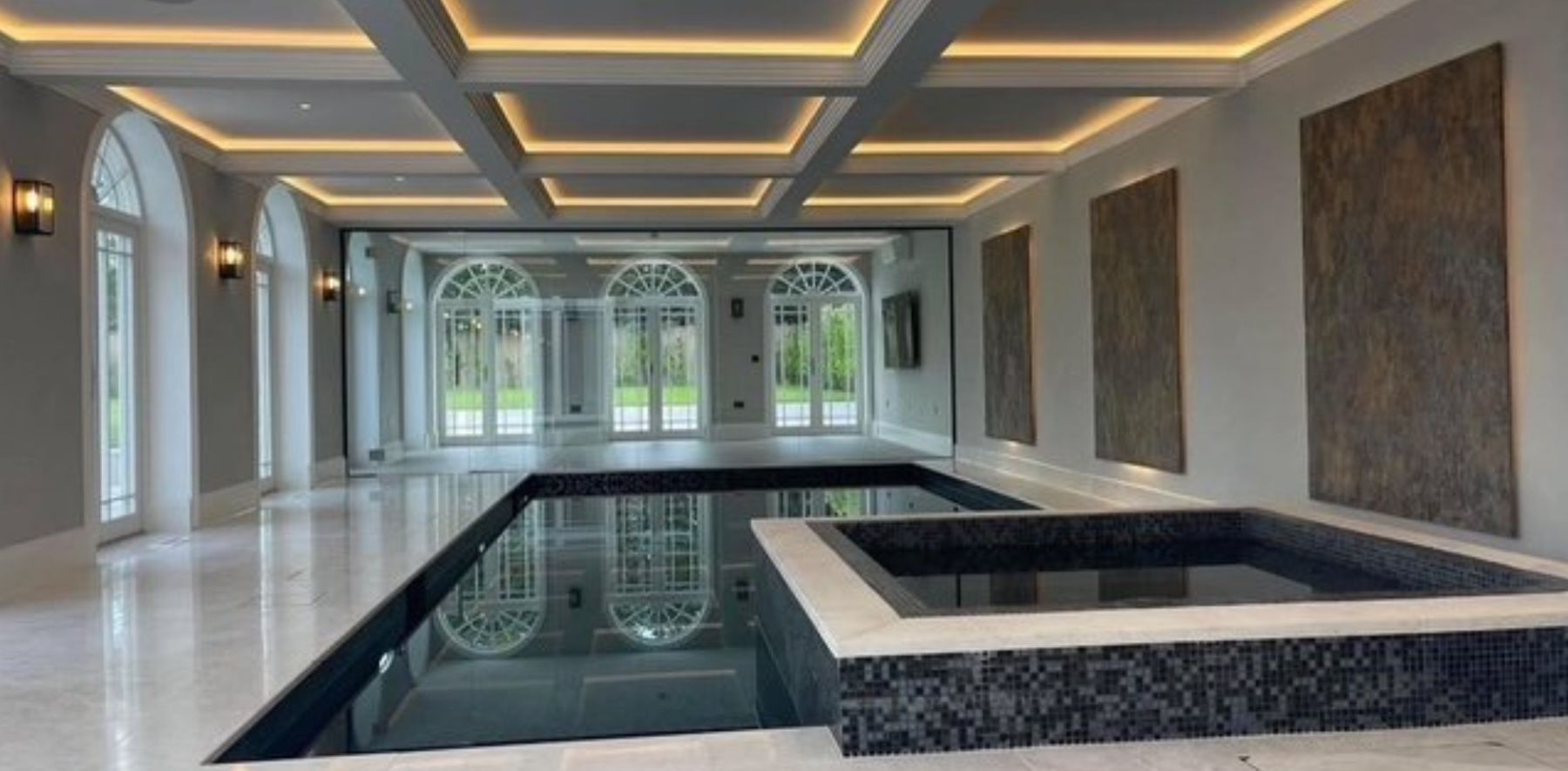 Indoor pool and jacuzzi at 39 Parkstone Avenue